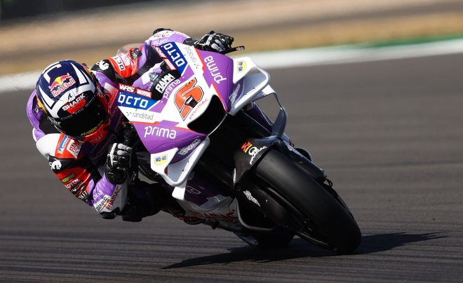 Johann Zarco bo v nedeljo štartal s prvega položaja. FOTO: Adrian Dennis/AFP
