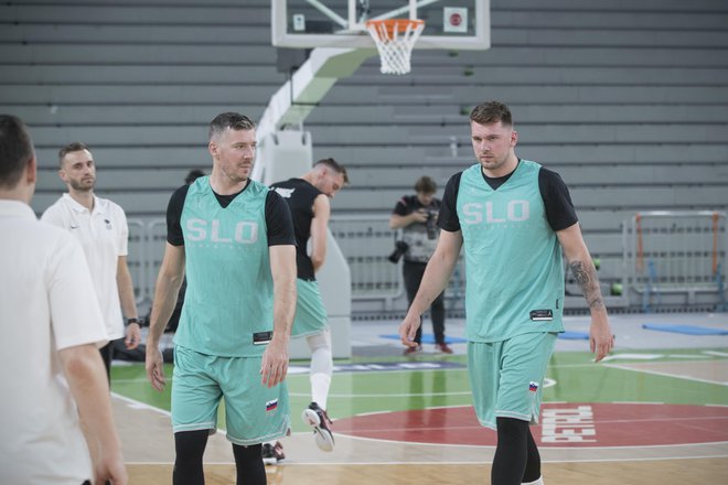 Goran Dragić in Luka Dončić še nista rekla zadnje skupne besede. FOTO: Jure Eržen/Delo
