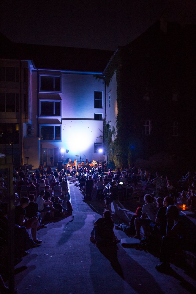 Festival Izrekanja, katerega dogodki potekajo v lapidariju pri Osrednji knjižnici Celje, je že stalnica celjskega in slovenskega literarnega &shy;prostora. FOTO: Katarina Tadina
