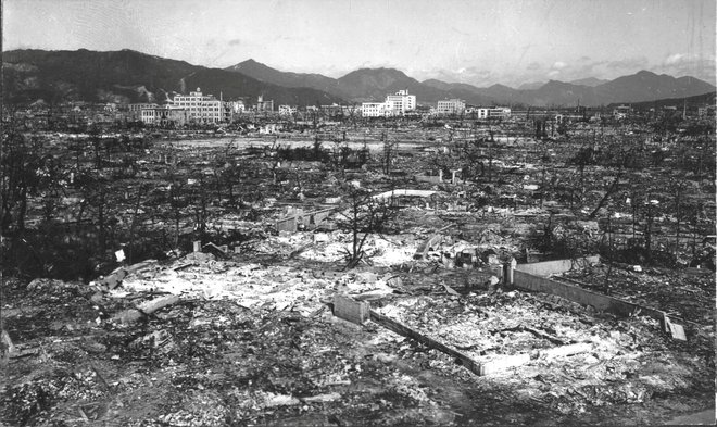 Šest dni po napadu na Nagasaki, 15. avgusta 1945, je Japonska razglasila kapitulacijo. FOTO: US&nbsp;National Archives via Reuters
