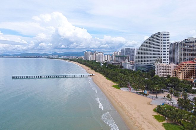 Zaradi virusa zaprto. Tako prazen je videti Hainan v zadnjih dneh. FOTO: Afp
