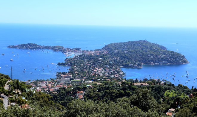 Najrazkošnejše vile na polotoku Cap Ferrat so zgrajene v obdobju belle époque, od poznih desetletij 19. stoletja do začetka prve svetovne vojne leta 1914. FOTO: Milan Ilić
