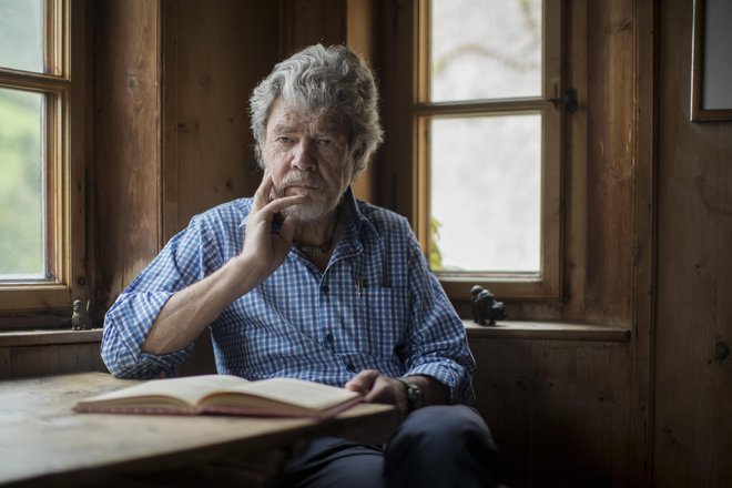 Je največja legenda alpinizma. Hkrati pa je Reinhold Messner že na začetku svoje poti postal tudi vpliven esejist, človek, ki je znal razložiti filozofske vidike plezanja. FOTO: Jure Eržen
