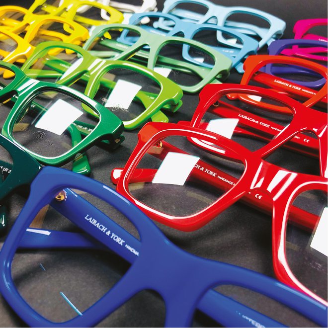Barvna pestrost je tako rekoč zaščitni znak slovenske znamke okvirjev za očala. FOTO: Laibach &amp; York
