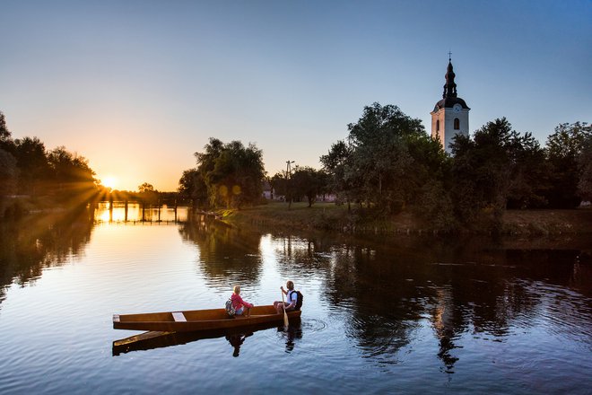 Želijo si, da bi v prihodnje otok zaprli za avtomobile in tako zaščitili kulturno dediščino ter se še bolj usmerili v zeleni, trajnostni turizem.&nbsp;FOTO: Jošt Gantar
