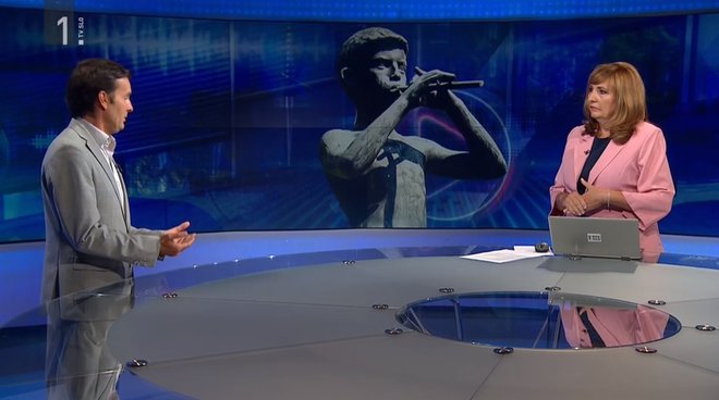 Uroš Urbanija in Tanja Starič med pogovorom v oddaji Odmevi na TV Slovenija. FOTO: RTV Slovenija
