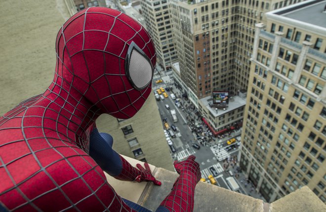 Superherojski lik radi redefinirajo in oblikujejo na novo, to pa pomeni, da ga še ni prekrila pajčevina in ostaja ažuren, četudi pripada klasiki. FOTO: Promocijsko gradivo
