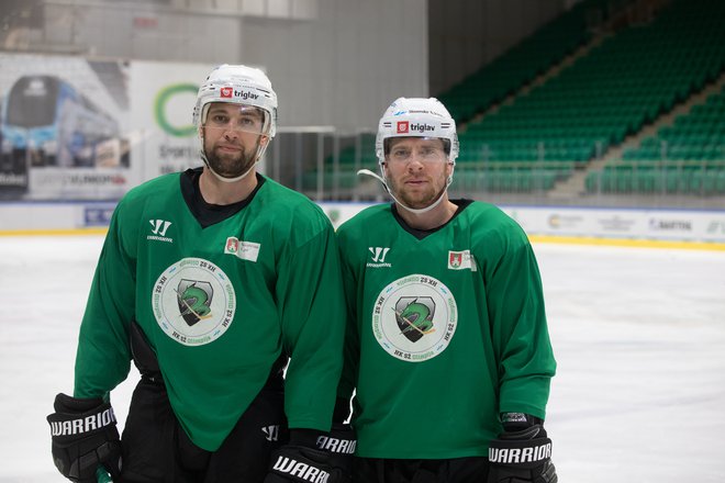 Sedanji kapetran Žiga Pance je že igral v ligi prvakov, ko je nosil dres Bolzana, prejšnji kapetan Aleš Mušič pa se ob od kluba poslovil 2. oktobra. FOTO:&nbsp;Voranc Vogel/Delo
