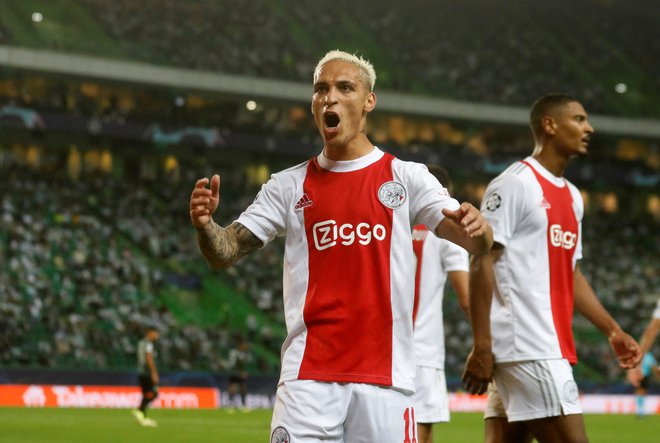 Antony Matheus dos Santos je nova okrepitev Mancheter Uniteda, ki je to poletje do vrha napolnil Ajaxovo blagajno. FOTO: Pedro Nunes/Reuters
