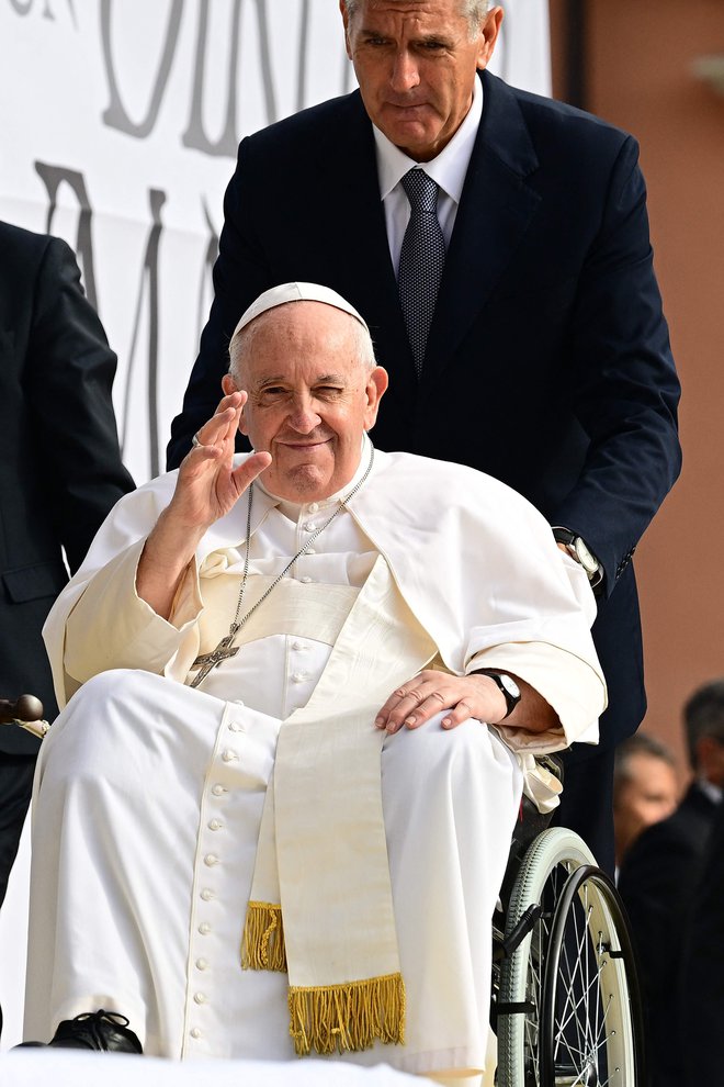 Vatikaniste in širšo katoliško javnost zanima, ali bo papež Frančišek odstopil. FOTO:&nbsp;Vincenzo Pinto/AFP
