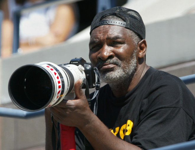 Oče Richard Williams je (bil) alfa in omega njene kariere, njegov zvesti sopotnik na tribunah pa je bil fotoaparat. FOTO: Reuters
