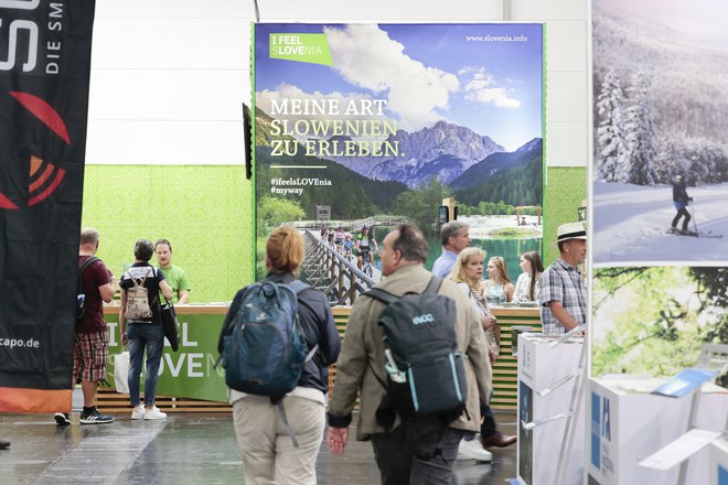 Na eni od stojnic se predstavlja tudi slovenski turizem. FOTO: Caravan Salon
