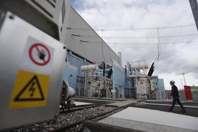 Jedrska elektrarna Krško gre prihodnji mesec v remont, kar bi lahko bila težava. FOTO: Leon Vidic/Delo
