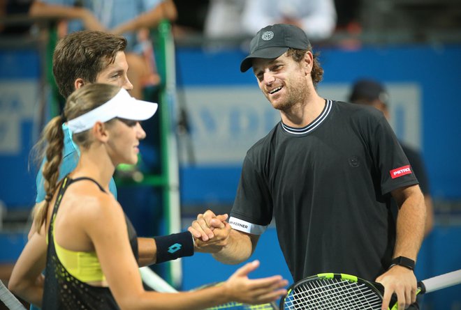 Blaž Kavčič in Aljaž Bedene (v ozadju) bosta še zadnjič skupaj zaigrala za slovensko izbrano vrsto. FOTO: Jure Eržen/Delo
