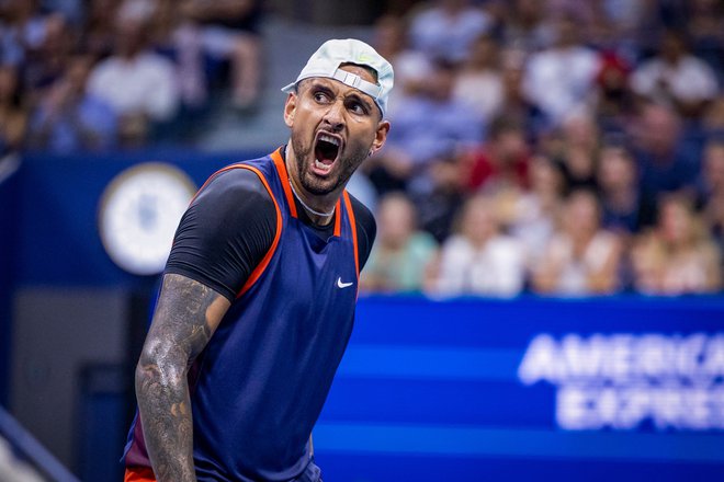 Nick Kyrgios se je veselil velike zmage. FOTO: Corey Sipkin/AFP
