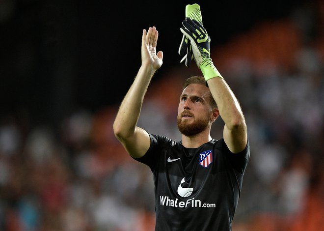 Jan Oblak prihaja v najboljša vratarska leta. Foto Pablo Morano/Reuters
