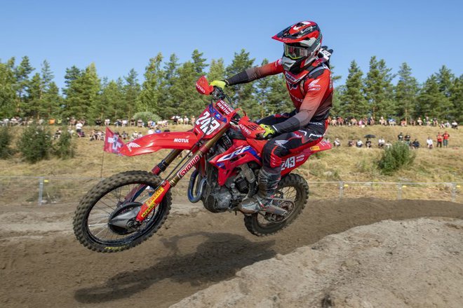 &raquo;Odločitev za nadaljevanje neverjetnega razmerja z ekipo HRC je bila lahka,&laquo; je ob podaljšanju pogodbe povedal svetovni prvak v motokrosu v razredu MXGP Tim Gajser. FOTO: Honda Racing
