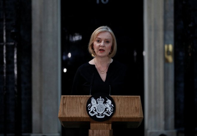 Liz Truss je že imela nagovo, posvečen kraljici. FOTO: Peter Nicholls/Reuters
