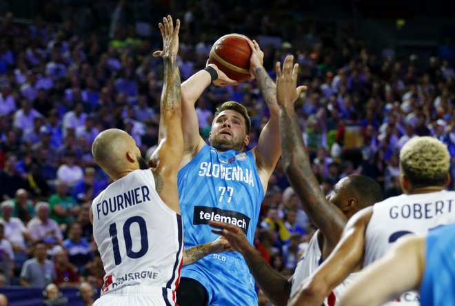 Luka Dončić je bil proti Franciji nezaustavljiv. FOTO: Thilo Schmuelgen/Reuters
