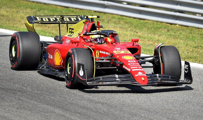 Carlos Sainz je bil danes najhitrejši v Monzi. FOTO: Massimo Pinca/Reuters
