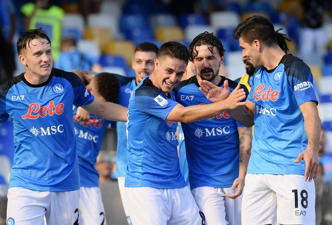 Nogometaši Napolija bodo igrali v Glasgowu dan pozneje, kot so načrtovali. FOTO: Filippo Monteforte/AFP
