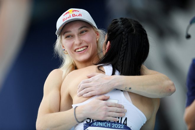 Janja Garnbret je z nedeljskim podvigom izenačila rekord velike Francozinje&nbsp;Sandrine Levet.&nbsp;FOTO: Andreas Gebert/Reuters
