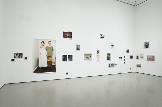 Moje postavitve so odsev mojega načina gledanja oziroma zaznavanja okolice, pravi Wolfgang Tillmans. FOTO: Emile Askey/MoMa
