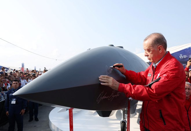 Turški predsednik Recep Tayyip Erdoğan je Grčiji zagrozil z vojno. FOTO: Murat Cetinmuhurdar/Reuters
