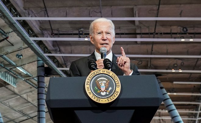 Ameriški predsednik Joe Biden Ukrajini namenja milijarde dolarjev.&nbsp; FOTO: Kevin Lamarque/Reuters
