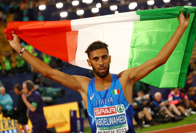 Ahmed Abdelwahed, italijanski atlet egiptovskjega rodu, je na avgustovskem evropskem prventvu&nbsp; v teku na 3000 m zapreke osvojil srebrno kolajno. FOTO: Kai Pfaffenbach/Reuters
