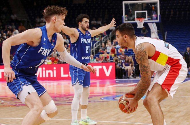 Vodilni španski strelec Willy Hernangomez je Fincem povzročal precej preglavic.&nbsp;FOTO:&nbsp;Oliver Behrendt/AFP
