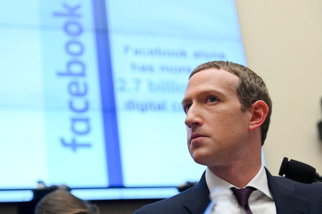 Po mnenju Billa Georgea Zuckerberg ustreza kar trem od petih kategorij slabega vodje. FOTO: Erin Scott/Reuters
