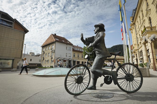 Natančno za koliko sta bila oškodovana proračuna občin Celje in Vojni ter državni proračun, ni znano, kriminalisti ocenjujejo, da za več sto tisoč evrov. FOTO: Jože Suhadolnik/Delo
