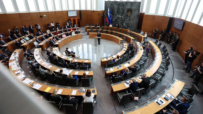 V novi oddaji Arena na Televiziji Slovenija je bilo 5. septembra izpostavljeno razmerje med desnim in levim polom v politiki. FOTO ČRT PIKSI
