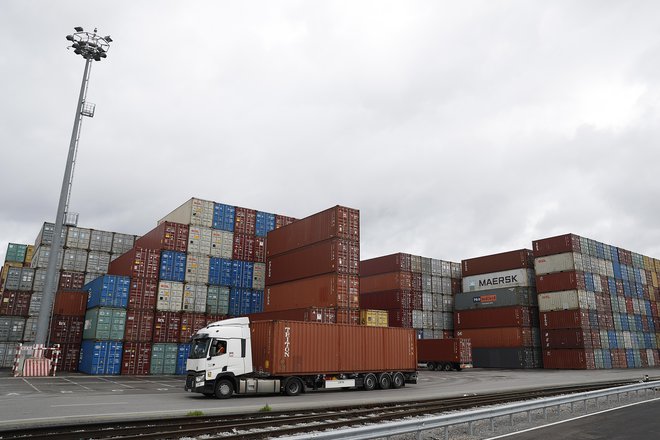 Avtomatizacija opravil v logistiki se ne omejuje samo na vožnjo, povezana pa je s strojnim učenjem in umetno inteligenco. FOTO: Leon Vidic
