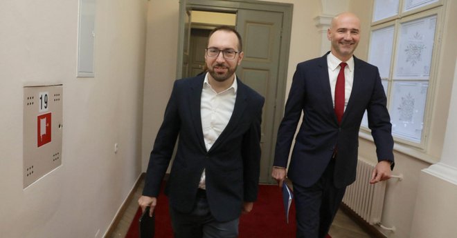 Župan Tomislav Tomašević (levo) in predsednik zagrebške skupščine Joško Klisović (SDP) bosta še naprej partnerja. FOTO: Damjan Tadić/Cropix
