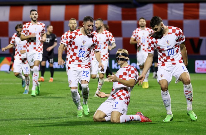 Takole se je Lovro Majer veselil odločilnega gola proti Danski. FOTO: Antonio Bronić/Reuters
