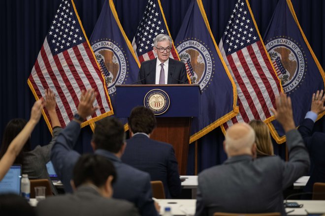 Predsednik Federal Reserve Jerome Powell je ponovil, da želi centralna banka spraviti inflacijo nazaj na dva odstotka letno. FOTO: Drew Angerer/AFP
