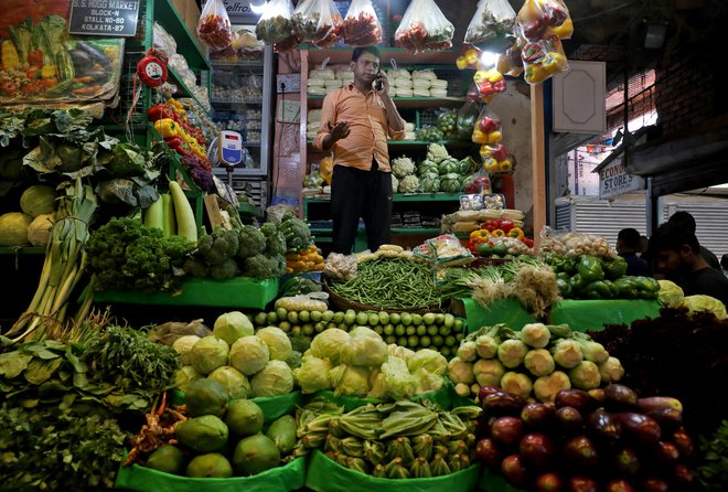 Naraščajoče cene hrane bodo najbolj prizadele prebivalstvo v revnejših državah. Foto Rupak De Chowdhuri/Reuters
