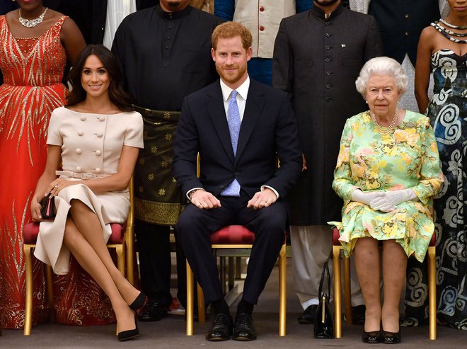 Nekateri so prepričani, da je Harryju in Meghan ne glede na vsa razkritja in dogodke uspelo ostati v stiku s kraljico. FOTO: Pool New Reuters
