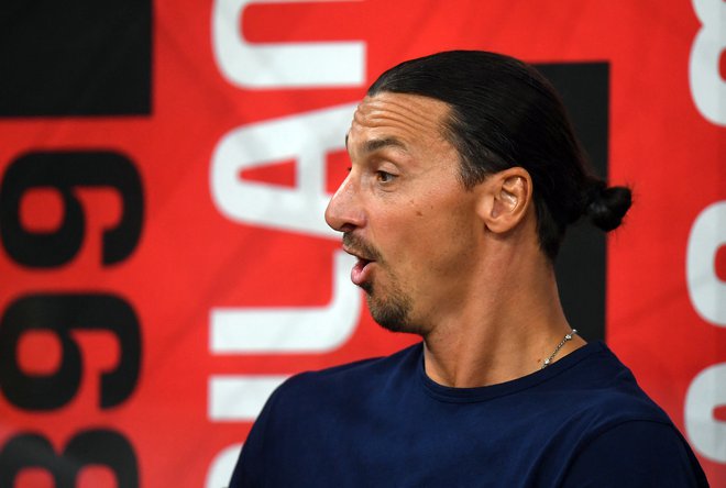 Zlatan Ibrahimović med avgustovsko tekmo med Milanom in Bologno na San Siru. Nedavno je obiskal tudi Monzo, kjer si je ogledal dirko formule 1. FOTO: Daniele Mascolo/Reuters
