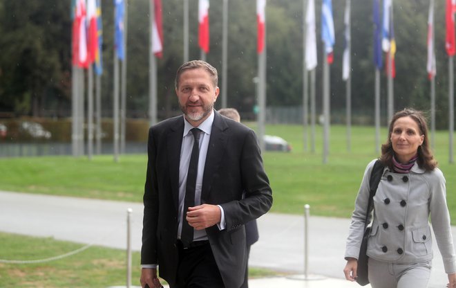 Kaže, da poskuša vlada, katere član je tudi finančni minister Klemen Boštjančič, v proračunu pripraviti prostor za politične interese, ki jih je zastavila v koalicijski pogodbi. Foto Blaž Samec
