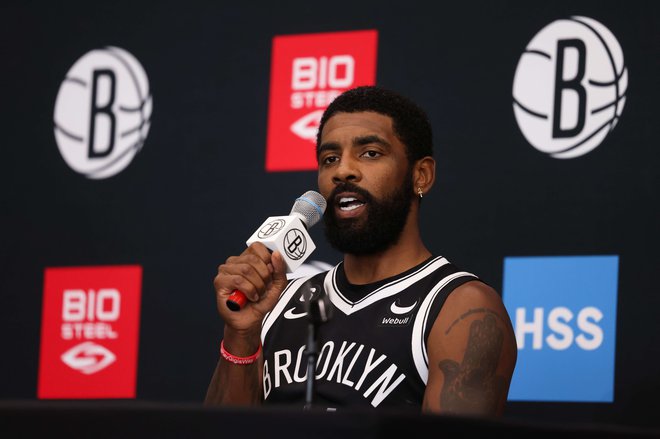 Kyrie Irving na medijskem dnevu v Brooklynu. FOTO: Dustin Satloff/AFP
