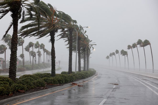 Posledice orkana Ian v Sarrasoti na Floridi. FOTO:&nbsp;Joe Raedle/AFP
