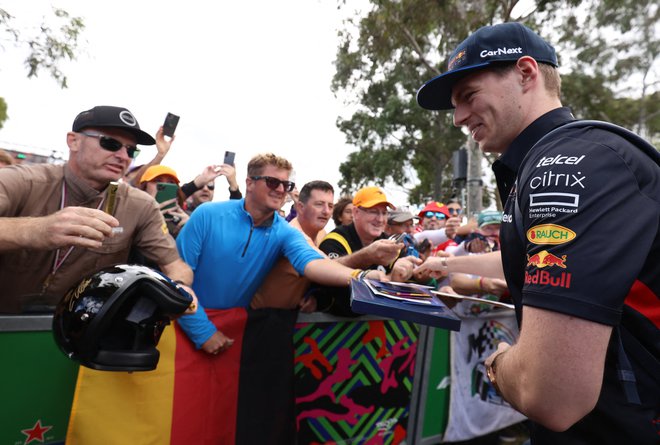 Max Verstappen ima veliko navijačev po vsem svetu. FOTO: Martin Keep/Reuters
