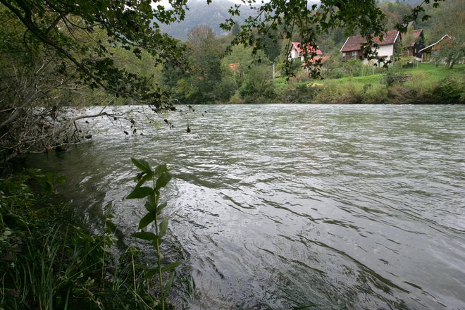 Čez dan in v petek se bo lahko razlivalo več rek v zahodni, osrednji in južni Sloveniji. FOTO: Dejan Javornik/Slovenske novice
