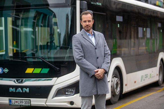 Kot pravi Rok Vihar, namestnik direktorja Ljubljanskega potniškega prometa, sta za večjo uveljavitev javnega prevoza potrebni tako sprememba miselnosti kot tudi večja dostopnost.

Foto Voranc Vogel
