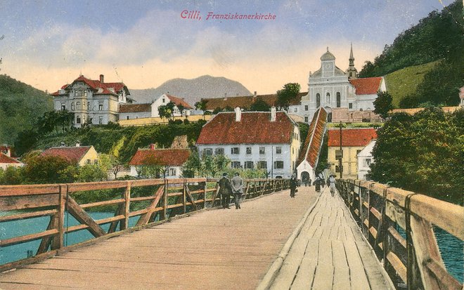 Kapucinski most, razglednica, odposlana leta 1917. Mostu ni več. FOTO: ZAC
