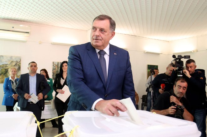 Milorad Dodik, sicer odločni separatist in eden od zadnjih zaveznikov Vladimirja Putina v Evropi, na volitvah ni dobil izrecne podpore srbskega predsednika Aleksandra Vučića. FOTO: AFP
