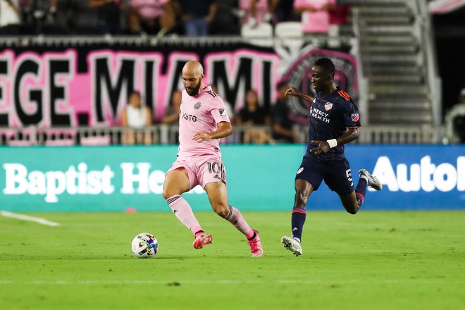 Gonzalo Higuaín je v majici Interja iz Miamija dobil tudi nov imidž. FOTO: Lauren Sopourn/AFP
